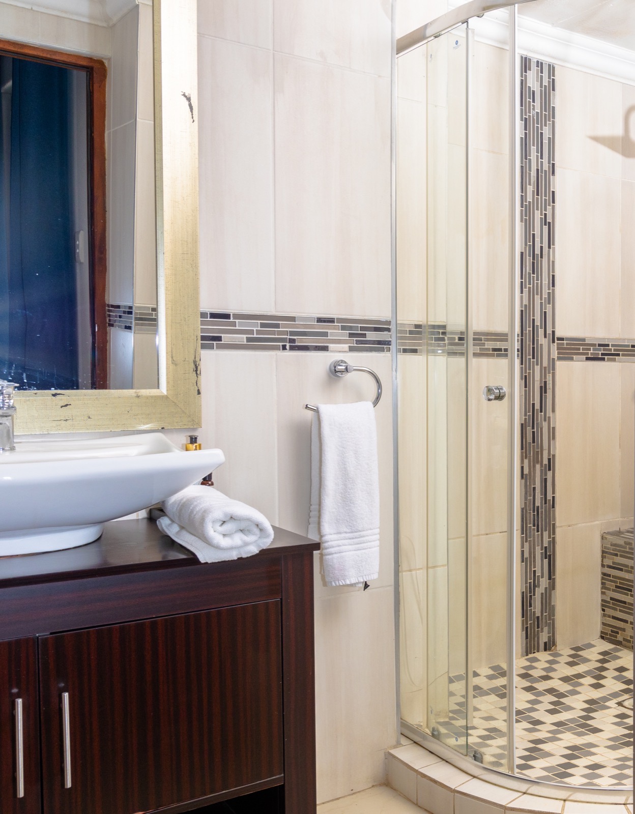Real Estate Photo 105