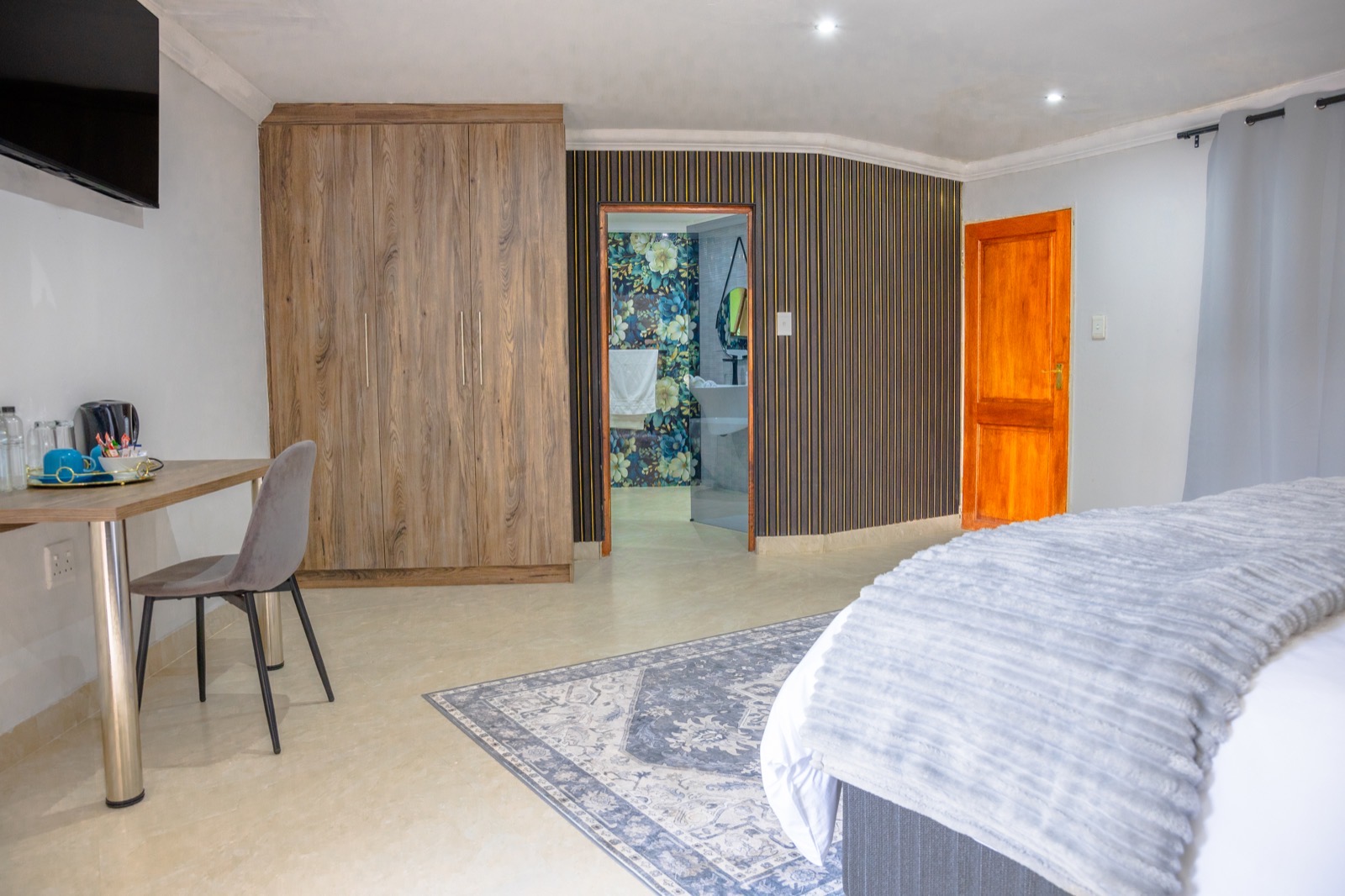 Real Estate Photo 76